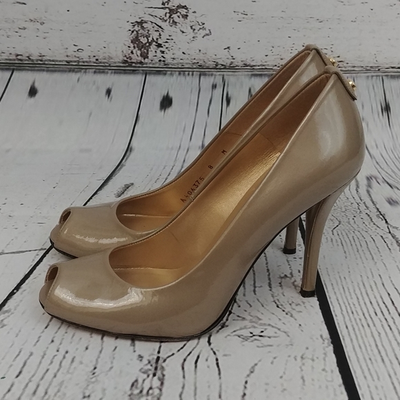 Stuart Weitzman Logoflame Silk Aniline Nude Heels - Picture 3 of 8